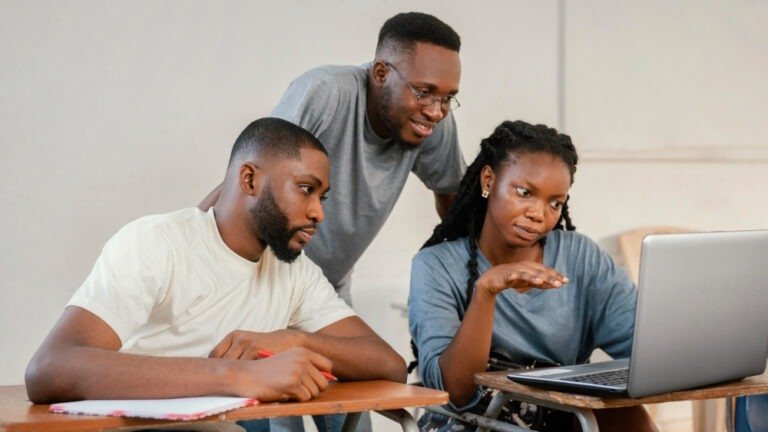 “Level Up Before Graduating: The Crucial Role of Digital Skills in Today’s Evolving University Landscape”