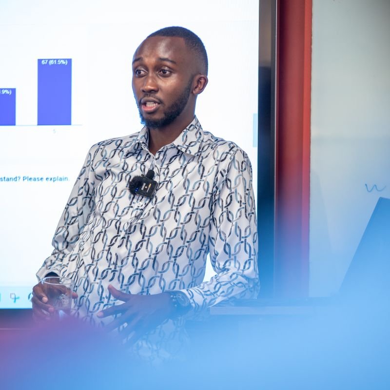 Many freelancers aren’t struggling because they lack skills—they struggle because they don’t position themselves correctly. Learn five key mistakes and how to fix them to attract more clients.