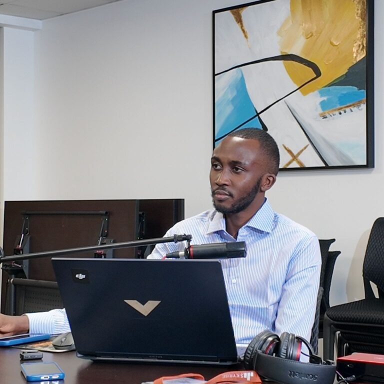 Why Most Freelancers Stay Stuck at Low Income—And How to Break Through