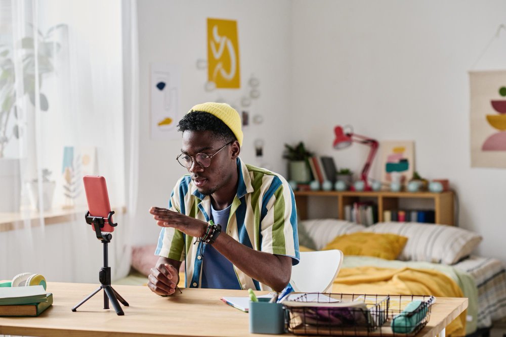 Passive Income Ideas for Kenyan Creators in 2025