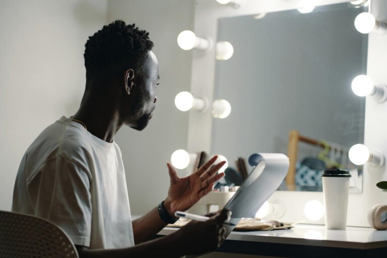 How to Turn Content Creation Into a Full-Time Career